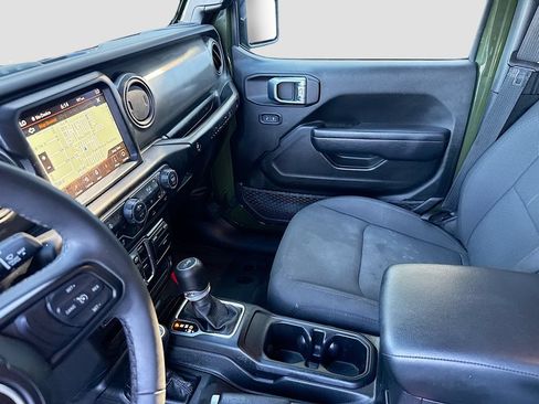 Used 2023 Jeep Wrangler Unlimited w/ Sun & Screen Package AWD/4WD image 26