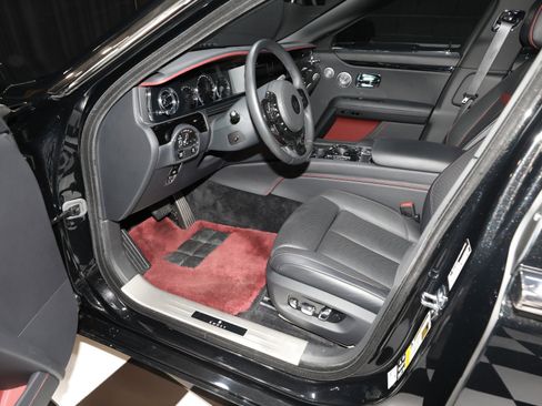 Used 2023 Rolls-Royce Ghost w/ Ghost Package AWD/4WD image 3