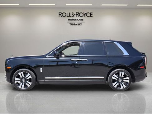 Certified 2022 Rolls-Royce Cullinan AWD/4WD image 3