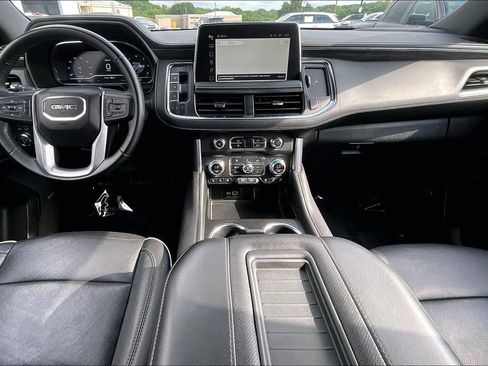 Used 2024 GMC Yukon SLT AWD/4WD image 9