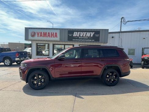New 2026 Jeep Grand Cherokee L Limited w/ Limited Altitude Package AWD/4WD image 1