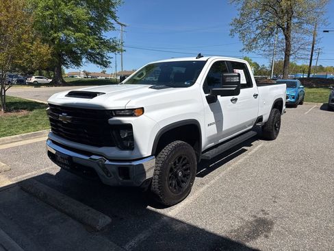Used 2024 Chevrolet Silverado 3500 W/T image 1