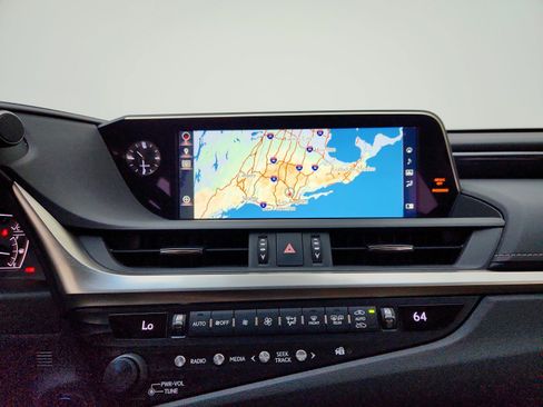 Used 2019 Lexus ES 300h w/ Accessory Package 2 FWD image 20