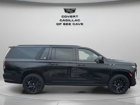 Certified 2022 Cadillac Escalade ESV Sport Platinum w/ LPO, ONYX Package image 11