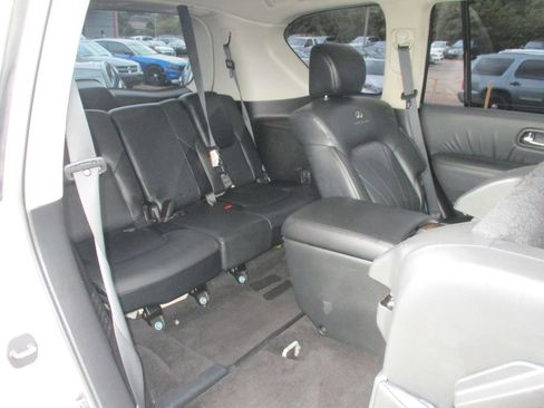 Used 2012 INFINITI QX56 4WD w/ Deluxe Touring Pkg image 16