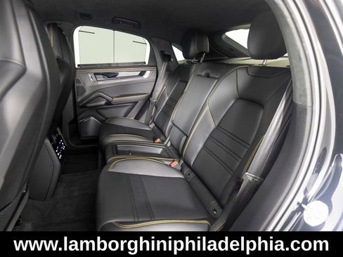 Used 2024 Porsche Cayenne Turbo GT AWD/4WD image 36