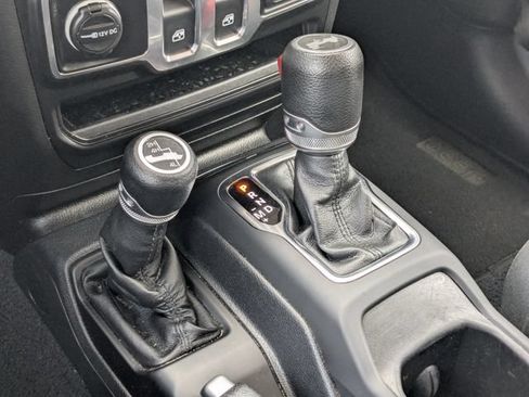 Used 2021 Jeep Wrangler Sport AWD/4WD image 25