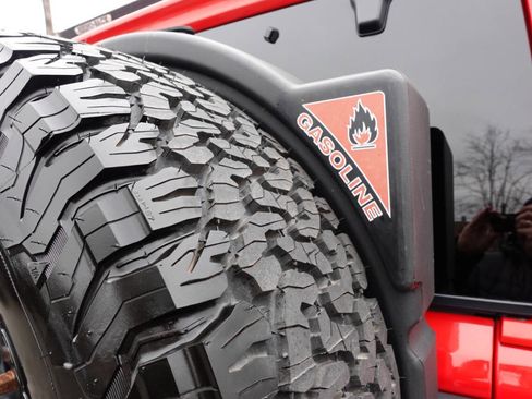 Used 2021 Jeep Wrangler Unlimited Rubicon w/ Dual Top Group AWD/4WD image 36