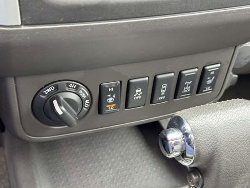 Used 2013 Nissan Frontier PRO-4X w/ Pro-4x Luxury Pkg AWD/4WD image 26