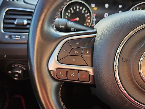 Used 2019 Jeep Compass Trailhawk image 17