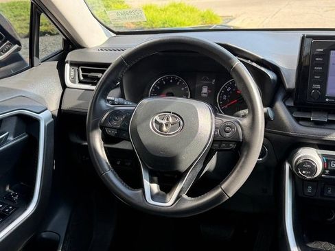 Used 2021 Toyota RAV4 XLE w/ Convenience Package AWD/4WD image 14