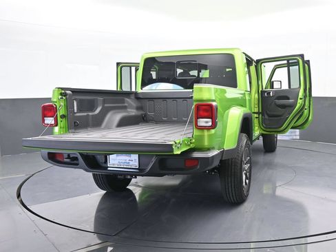Used 2025 Jeep Gladiator Sport AWD/4WD image 69