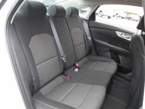 Used 2024 Kia Forte LXS w/ LXS Technology Package image 18