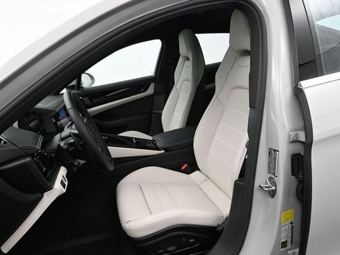 Certified 2026 Porsche Panamera image 5