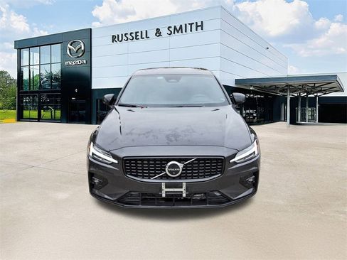 Used 2023 Volvo S60 B5 Ultimate image 2