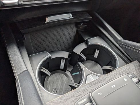 Used 2021 Mercedes-Benz GLE 350 w/ Premium Package image 17