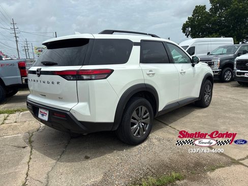 Used 2024 Nissan Pathfinder SV FWD image 16