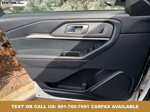 Used 2025 Ford Explorer ST-Line w/ ST-Line Street Pack AWD/4WD image 21