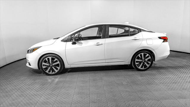 Used 2022 Nissan Versa SR FWD image 3