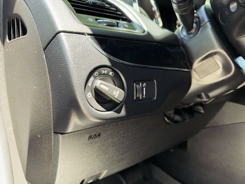 Used 2018 Dodge Grand Caravan SE FWD image 22