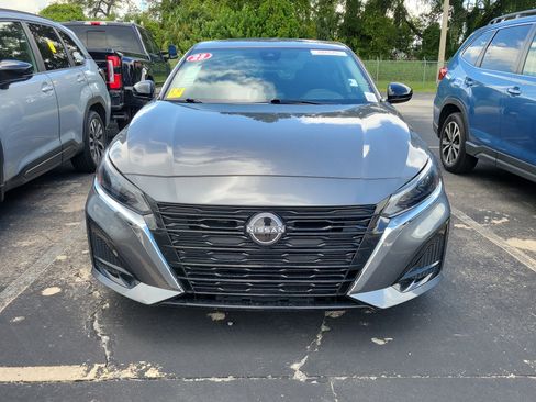 Used 2025 Nissan Altima 2.5 S FWD image 2