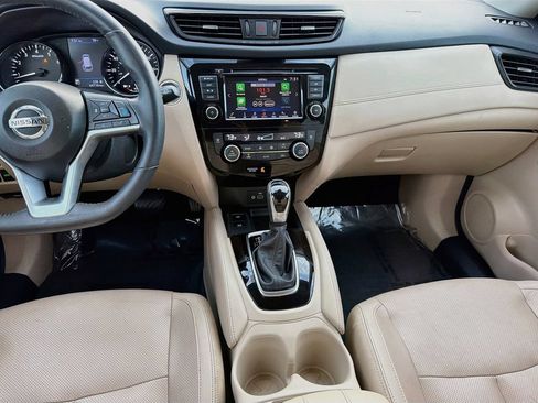 Used 2019 Nissan Rogue SL w/ Premium Package FWD image 18