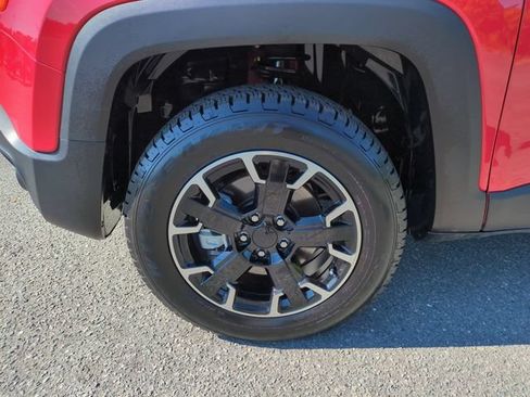 Used 2023 Jeep Renegade Trailhawk AWD/4WD image 10
