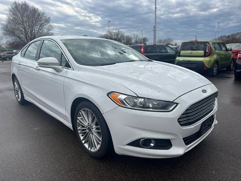 Used 2015 Ford Fusion SE w/ Equipment Group 202A image 3
