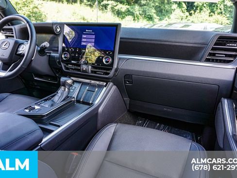 Used 2025 Lexus GX 550 w/ Accessory Package (2T) AWD/4WD image 26