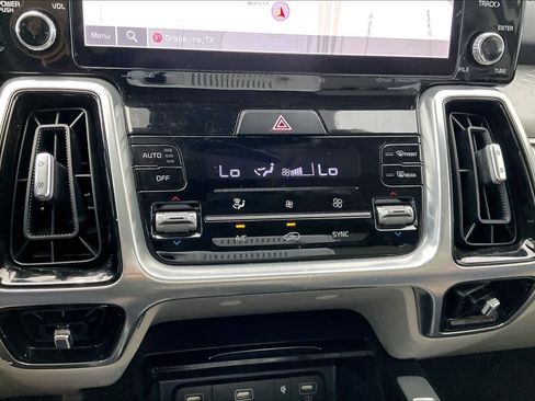 Used 2023 Kia Sorento SX AWD/4WD image 32