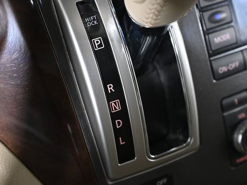 Used 2014 Nissan Quest LE image 19