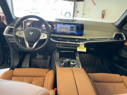 New 2026 BMW X7 xDrive40i AWD/4WD image 16