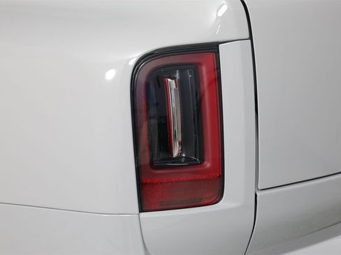 New 2026 Rolls-Royce Cullinan Black Badge image 21