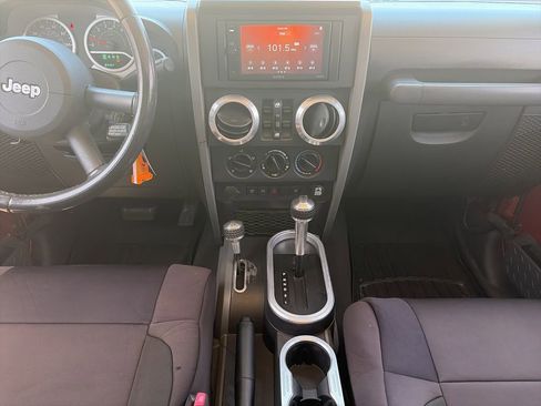 Used 2009 Jeep Wrangler Unlimited Rubicon w/ Dual Top Group AWD/4WD image 16