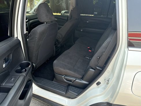 Used 2019 Honda Pilot LX image 18
