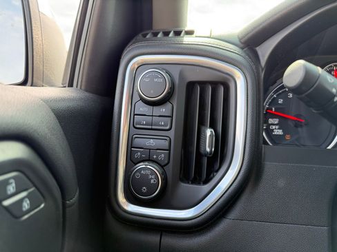 Used 2021 Chevrolet Silverado 1500 LT w/ Z71 Off-Road Package image 11