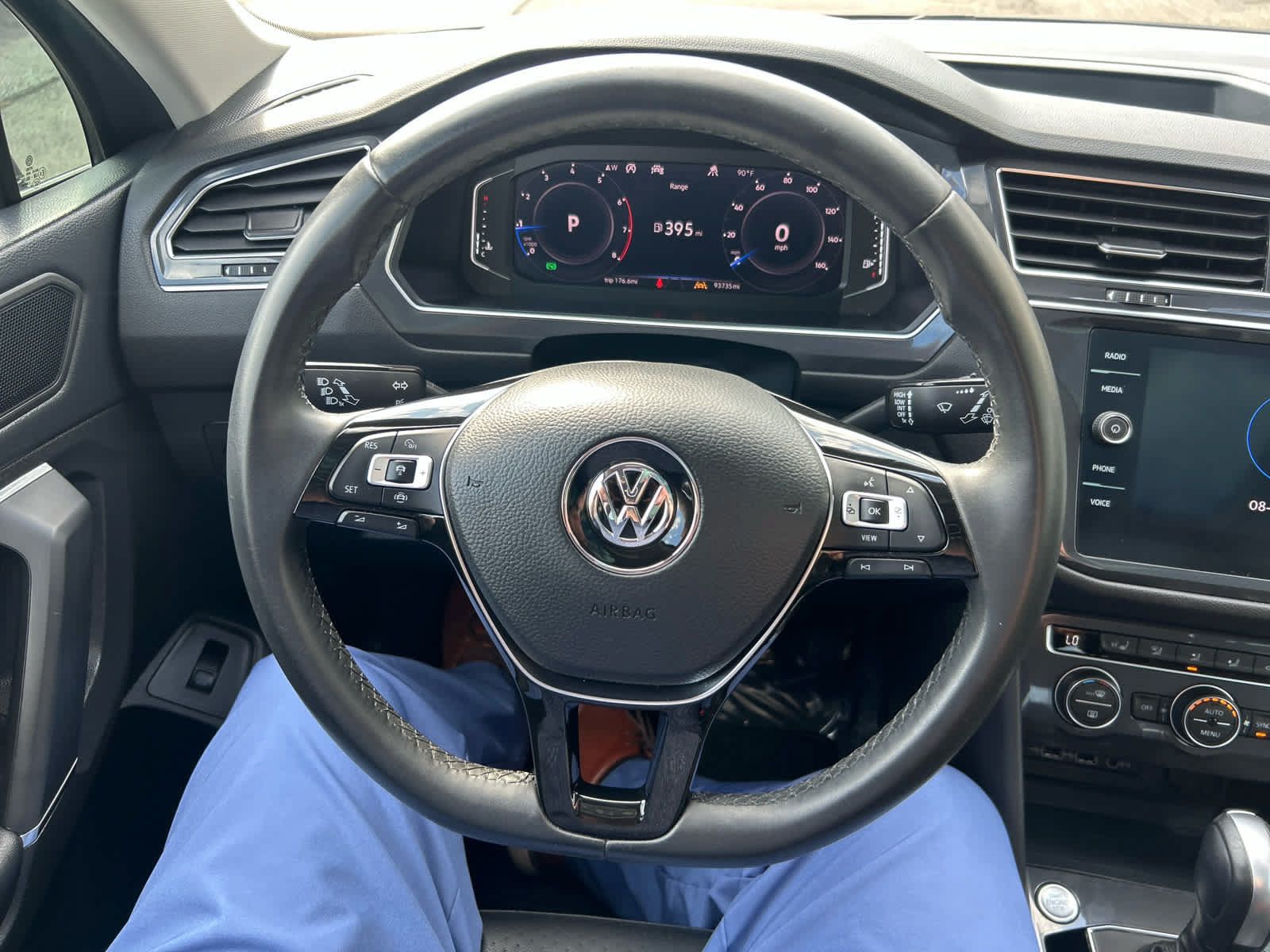 Used 2020 Volkswagen Tiguan SEL AWD/4WD image 15
