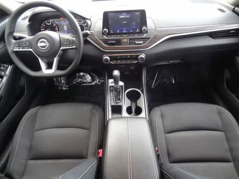 Used 2023 Nissan Altima 2.5 SV FWD image 10