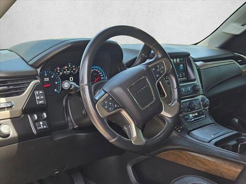 Used 2020 GMC Yukon Denali w/ Denali Ultimate Package image 9