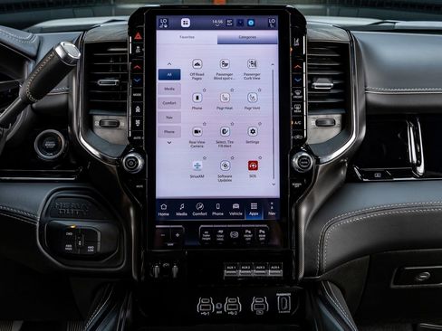 Used 2025 RAM 3500 Limited AWD/4WD image 25