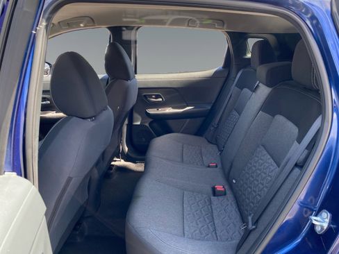 Used 2025 Nissan Kicks SV FWD image 13