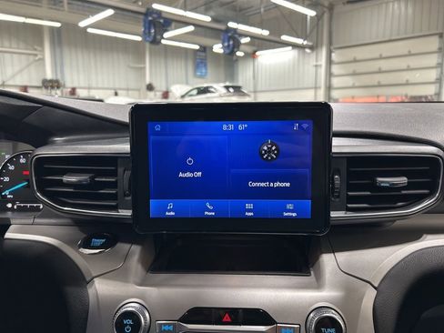 Certified 2023 Ford Explorer XLT w/ Equipment Group 202A AWD/4WD image 20