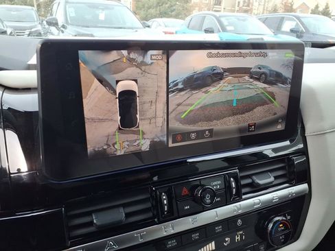 New 2026 Nissan Pathfinder SL image 10