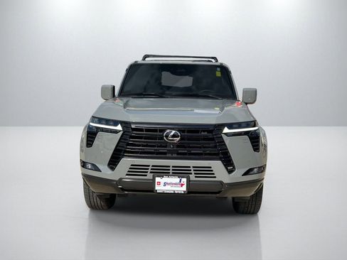 Used 2024 Lexus GX 550 w/ Accessory Package (2T) image 2