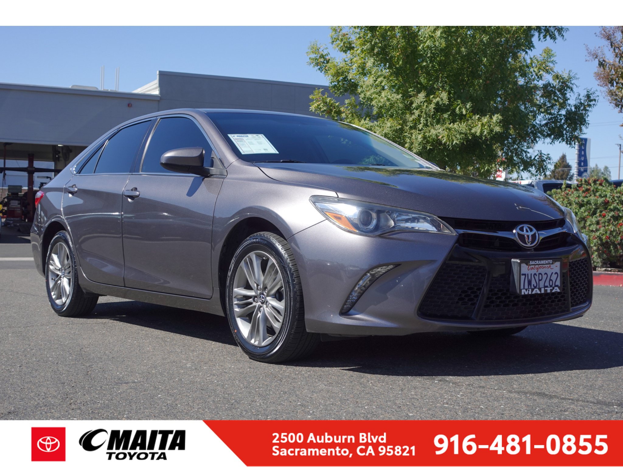 Used 2017 Toyota Camry SE FWD image 1