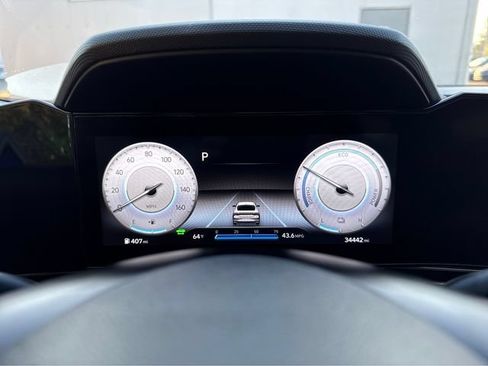 Used 2023 Hyundai Elantra Limited w/ Winter Weather Package FWD image 19