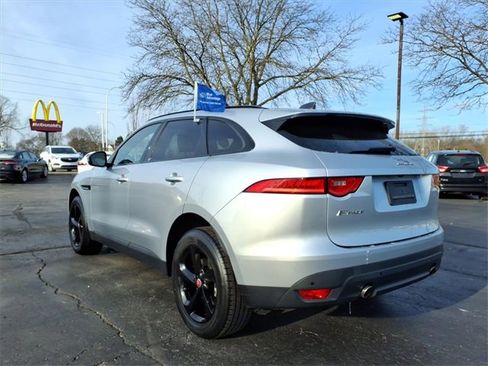 Used 2020 Jaguar F-PACE Premium image 8