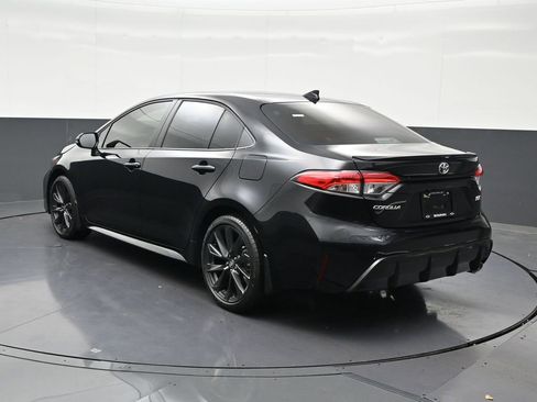 Used 2026 Toyota Corolla SE FWD image 3