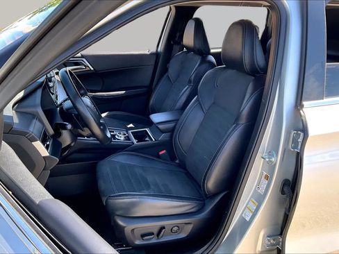 Used 2024 Mitsubishi Outlander SE FWD image 8