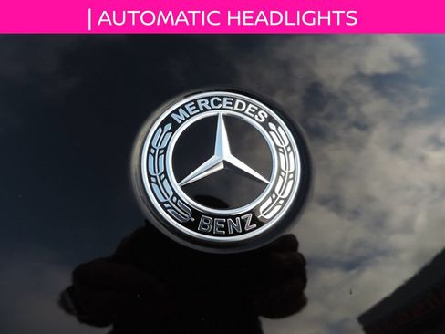 Used 2024 Mercedes-Benz GLC 300 image 11